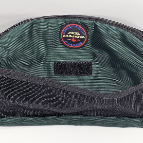 G.H. Bass and Co. Vintage Multi-Compartment Waist Bag, EUC - Picture 4 of 8